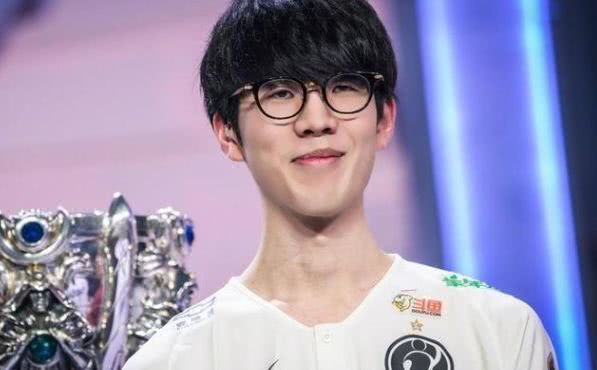 官方： FUT Esports 签下前 NaVi Junior 阵容